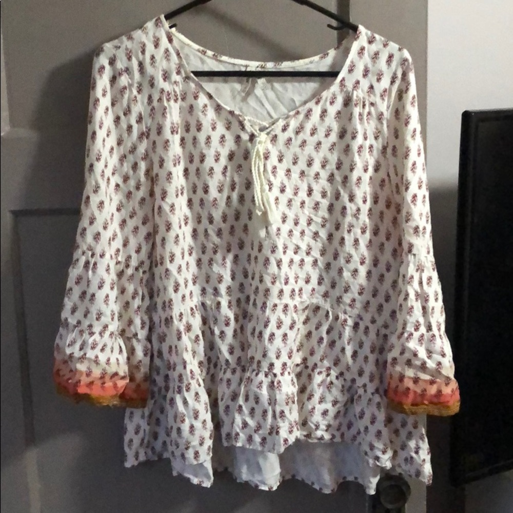 Like new! Fun light weight shirt